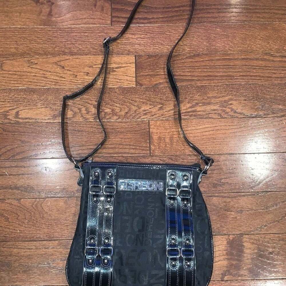 Dereon Y2K Black Silver Studded Crossbody Purse | Vintage Designer Bag‎